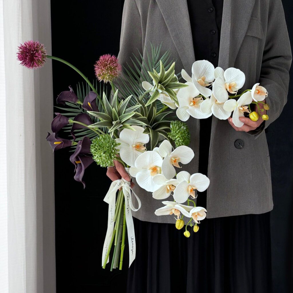 Mixed Artificial Bouquet with White Phalaenopsis Orchid and Calla Lily for Home Decor